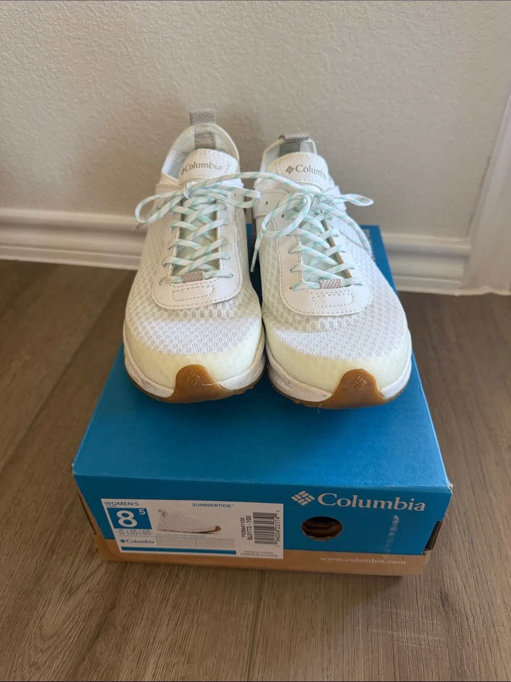 Columbia Women’s White Sneakers with Mint Laces